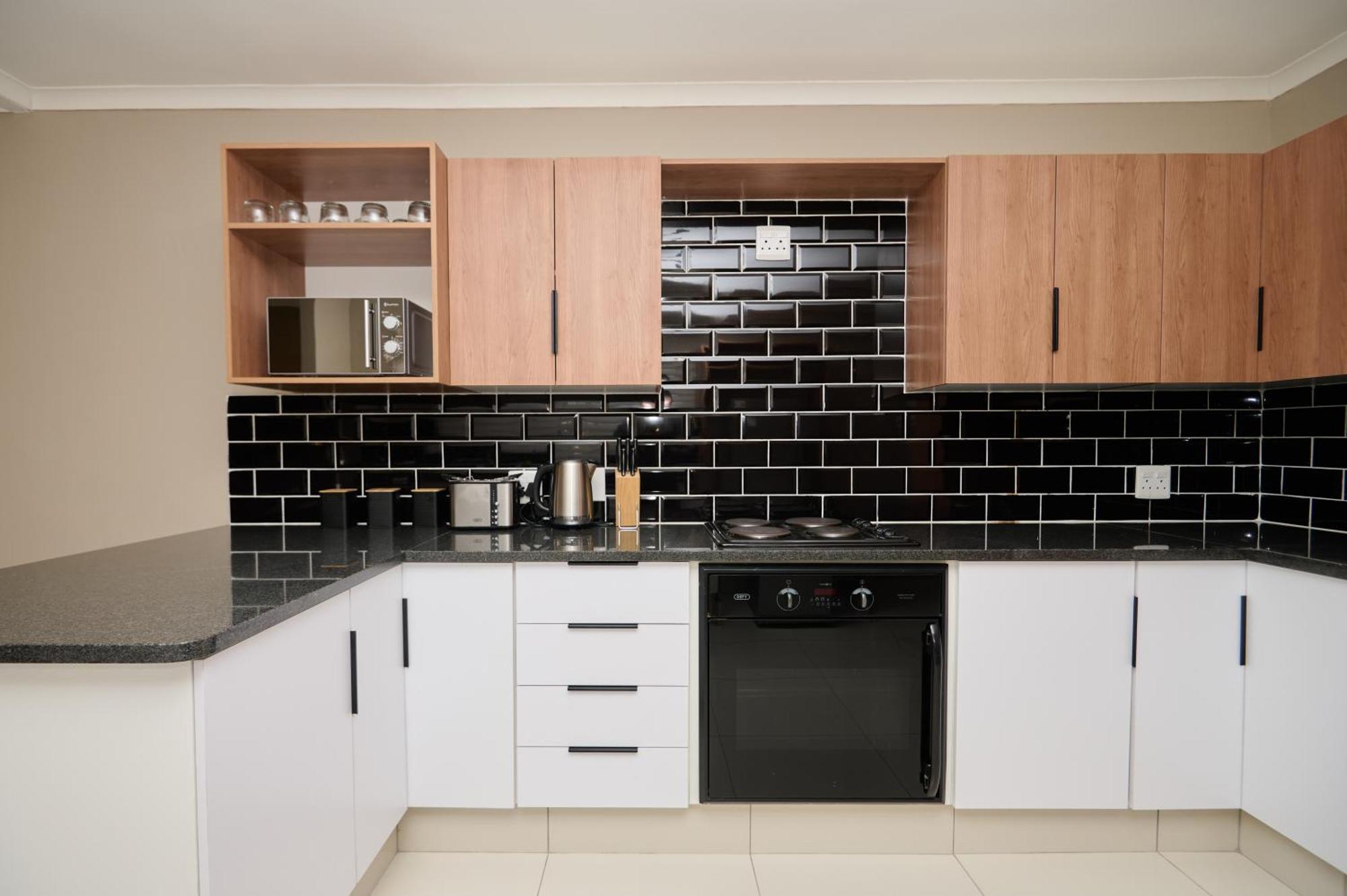 Sunny With Pool And Garden Villa Pretoria
